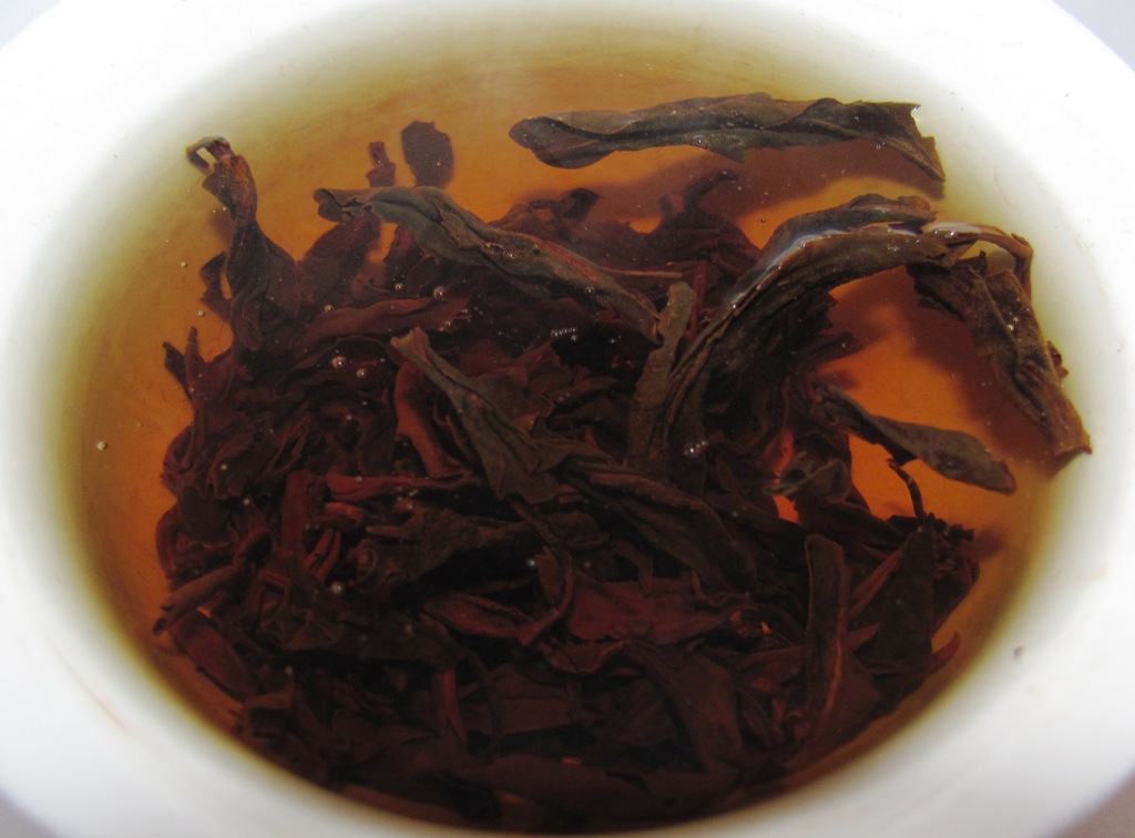 Медовый красный чай. Красный медовый чай черный дракон. Накладной от чай. Красный чай история.